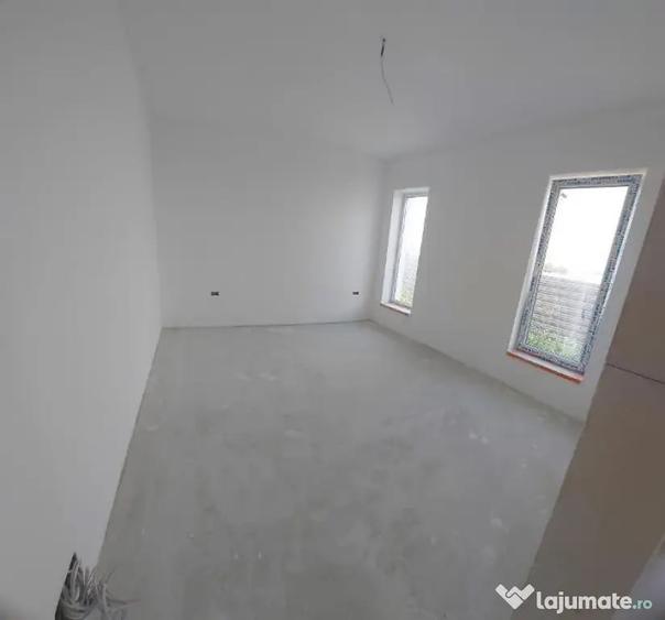 Casă cu 4 camere cu Teren 400 Mp în Vârteju