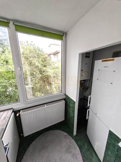 Apartament cu 3 camere decomandat, mobilat în Lunei