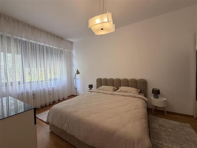 Apartament cu 2 camere decomandat, mobilat în Nordului