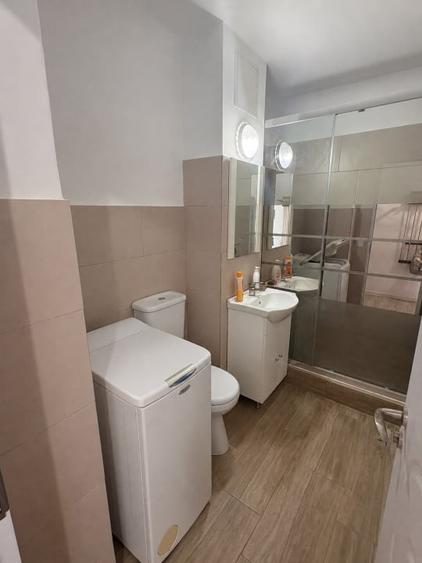 Garsonieră decomandată, mobilată în Sărari