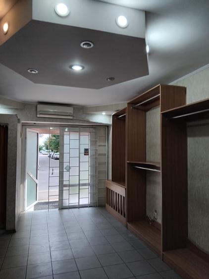 Spațiu comercial, de 38 mp, în Sârbi