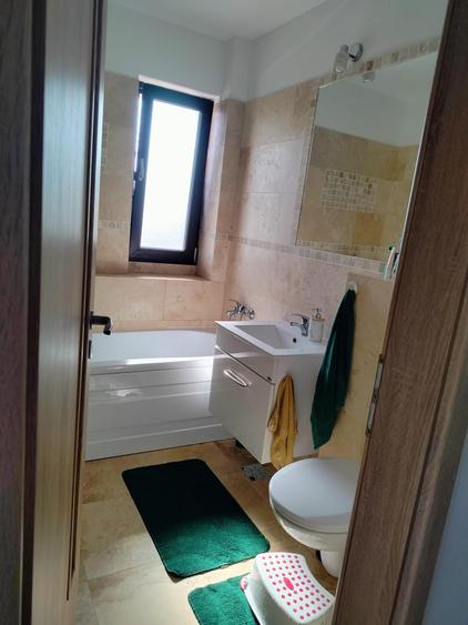 Apartament cu 2 camere nedecomandat, mobilat în Cug — fotografia 3
