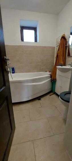 Casă cu 6 camere cu Teren 1800 Mp în Dudeștii Noi