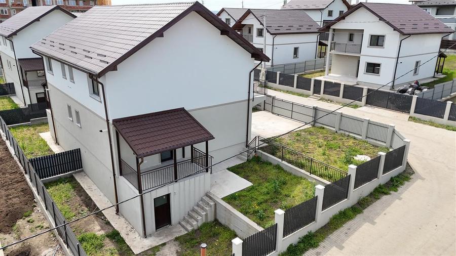 Duplex cu 4 camere cu Canalizare în Valea Lupului