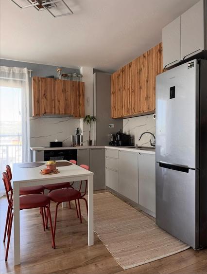 Apartament cu 3 camere decomandat în Florești