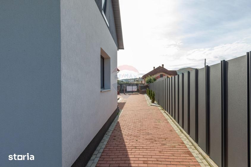 Casă cu 3 camere cu Teren 426 Mp în Central