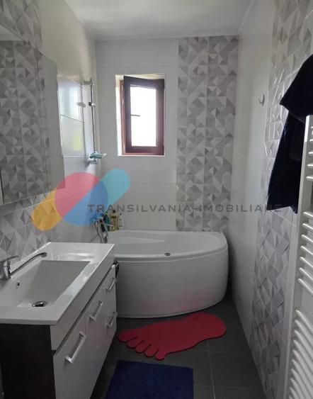 Casă individuală cu 4 camere cu Canalizare în Iris