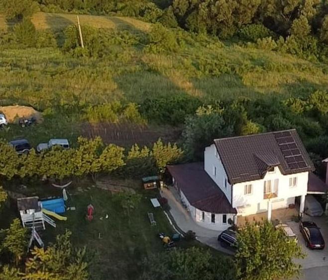 Casă individuală cu 5 camere cu Garaj în Central