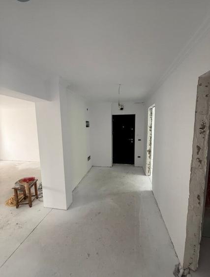 Apartament cu 3 camere semidecomandat în Ultracentral