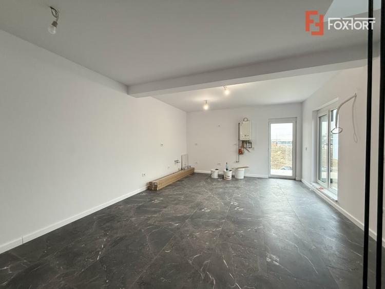 Duplex cu 4 camere cu Teren 325 Mp în Covaci