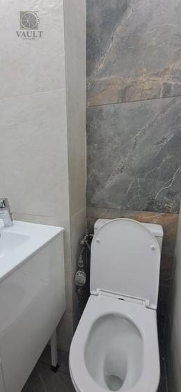 Apartament cu 2 camere decomandat în P-ța Victoriei