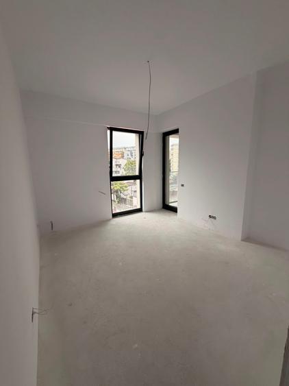 Apartament cu 3 camere decomandat în P-ța Muncii
