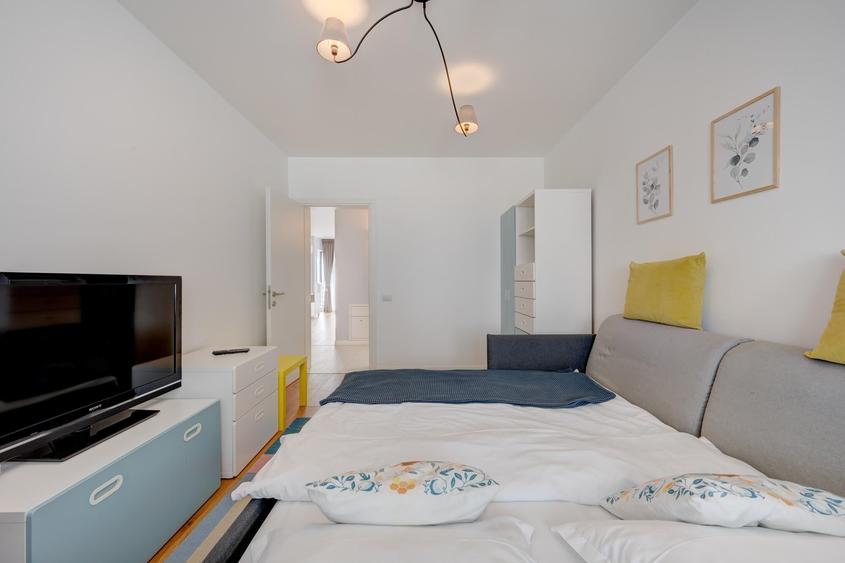 Apartament cu 4 camere semidecomandat, mobilat în Chiajna
