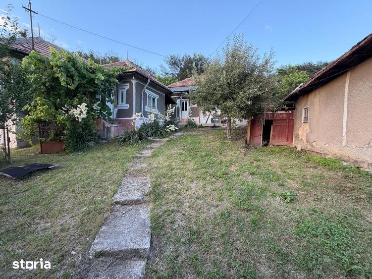 Casă cu 4 camere cu Teren 592 Mp în Tătărani