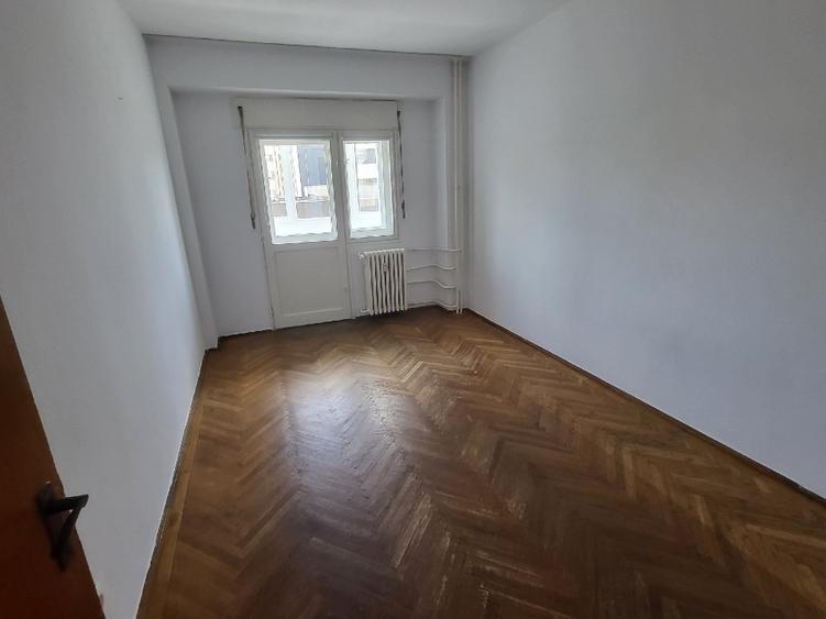 ION MIHALACHE PIATA 1 MAI  4 camere spatios  zugravit 3 balcoane inchise - 7