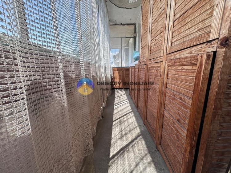 Apartament 3 camere de vânzare - Zona Centrală / 2 băi - 16
