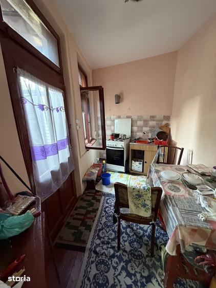 Casă cu 2 camere cu Teren 150 Mp în Școlilor