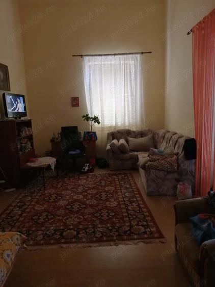 Casă cu 4 camere în Vânători