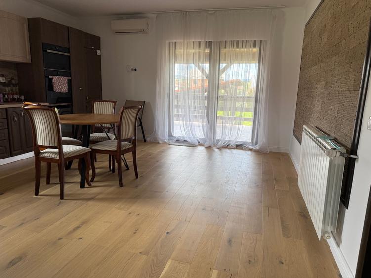 Casă cu 2 camere în Central