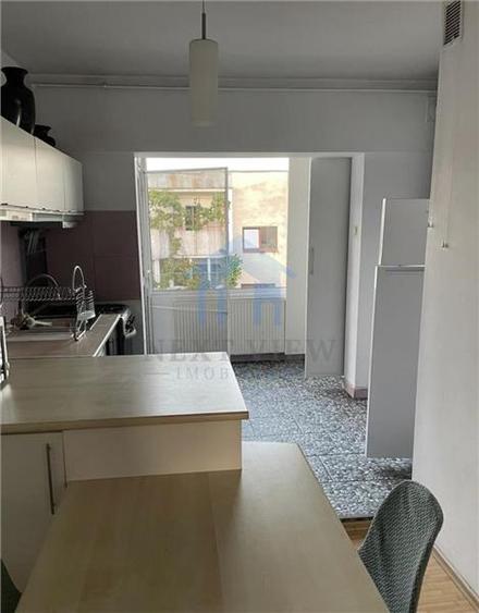 Apartament cu 3 camere decomandat în Grigorescu