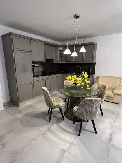 Casă cu 2 camere cu Teren 400 Mp în Letea Veche