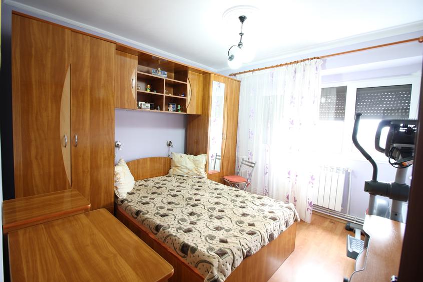 Apartament cu 2 camere decomandat în Micro 18