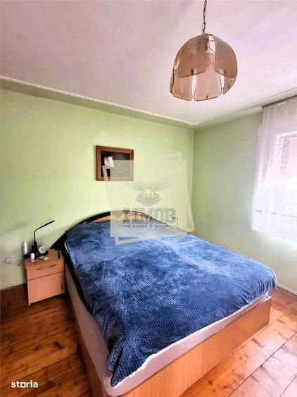 Casă cu 4 camere în Prislop