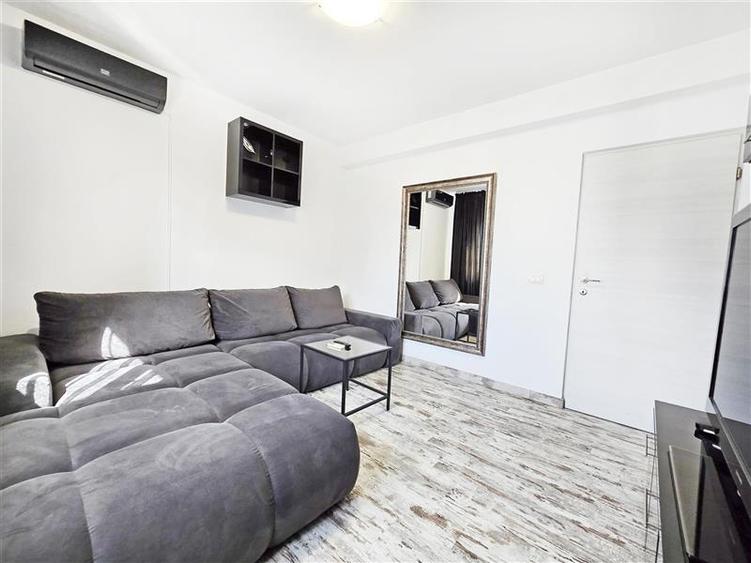 Duplex cu 4 camere cu Canalizare în Domnești