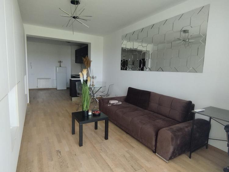 Apartament cu 2 camere semidecomandat în Băneasa