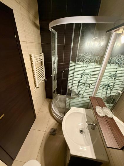 Apartament cu 3 camere decomandat, mobilat în Mamaia