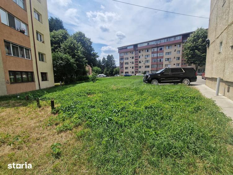 Teren de 892 mp, în Central