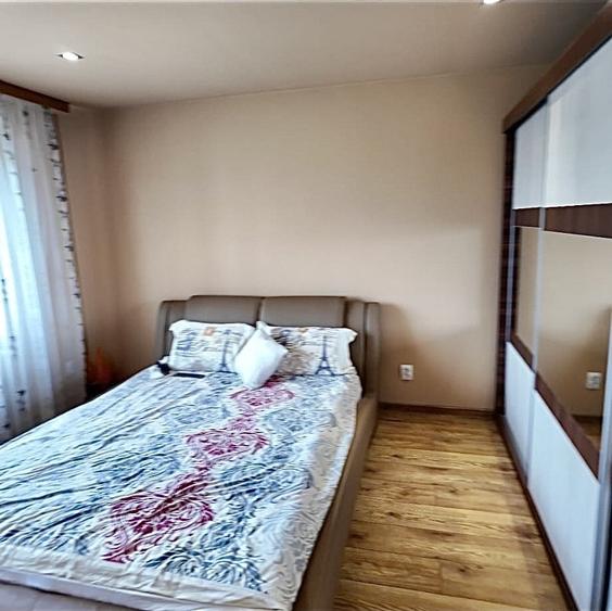 Casă individuală cu 5 camere cu Garaj în Ampoița