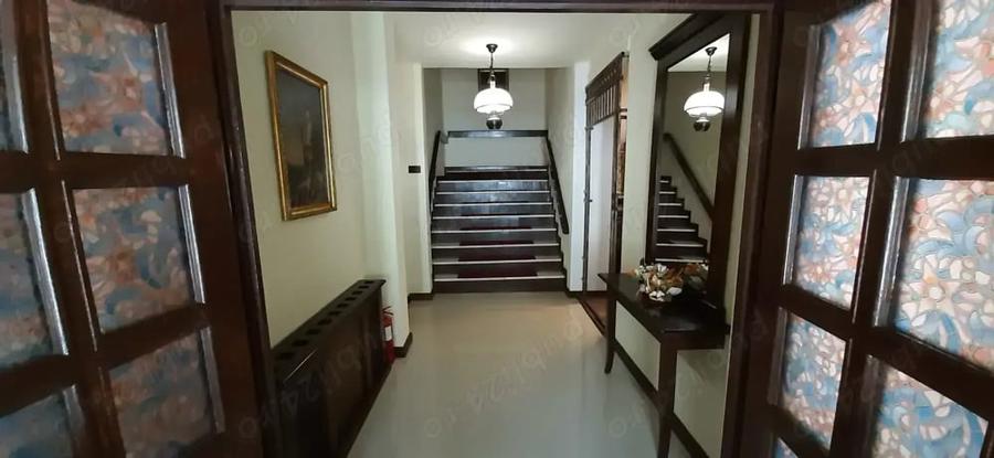 Spațiu comercial, de 600 mp, în Central