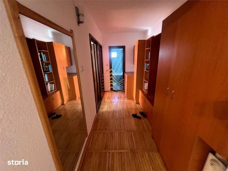 Apartament cu 3 camere decomandat în Central