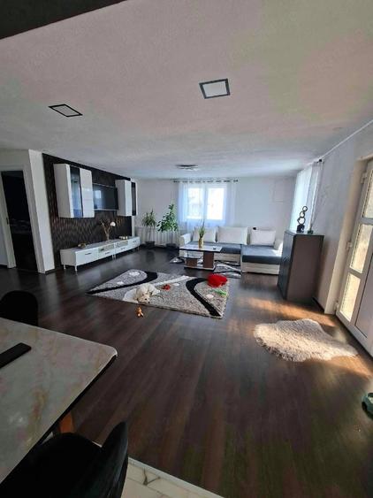Casă cu Teren 560 Mp în Vânători