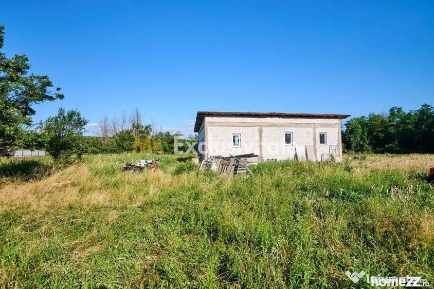 Casă cu 1 camere cu Teren 1100 Mp în Budeasa