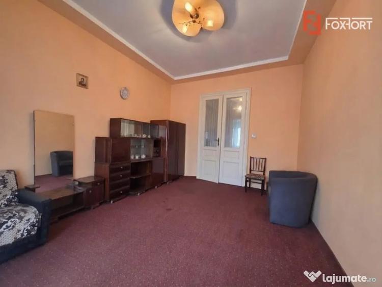 Casă cu 8 camere cu Teren 1649 Mp în Aradul Nou