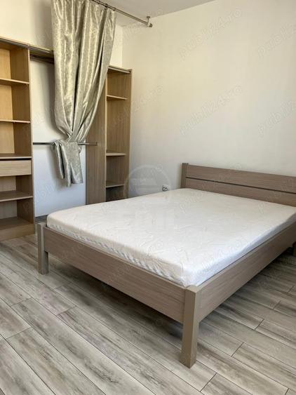 Apartament cu 3 camere semidecomandat în Florești