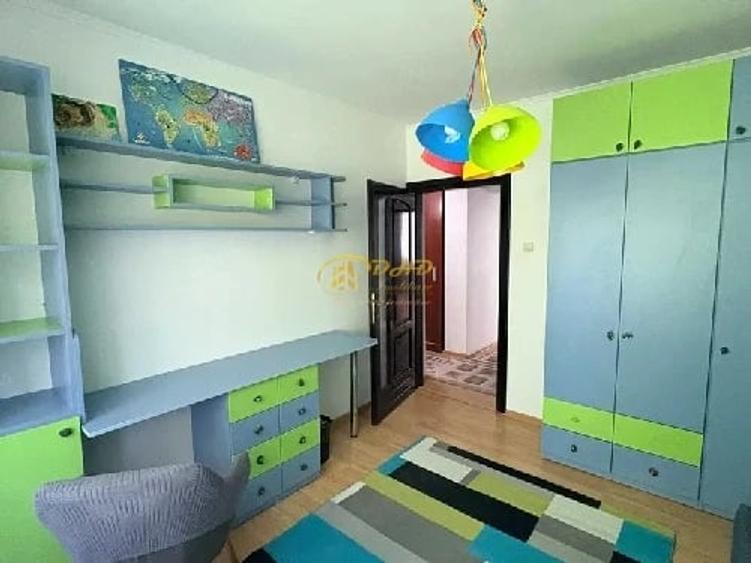 Apartament cu 4 camere, zona Tatarasi-Flora - 6