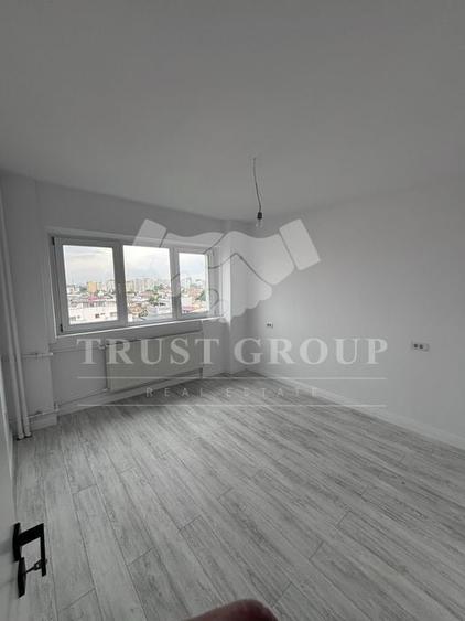 Apartament cu 3 camere decomandat în Titulescu