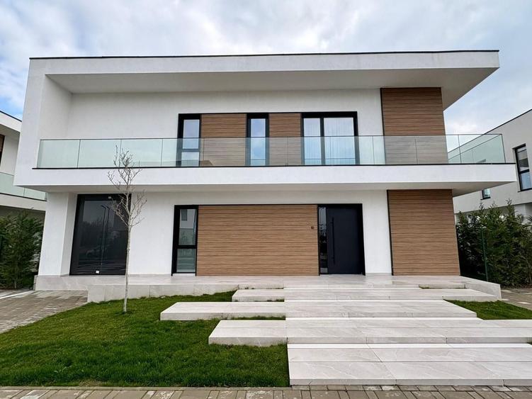 Casă individuală cu 4 camere cu Piscina în Tunari