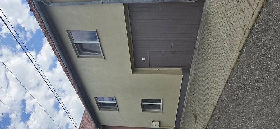 Casă cu 5 camere cu Teren 500 Mp în Central