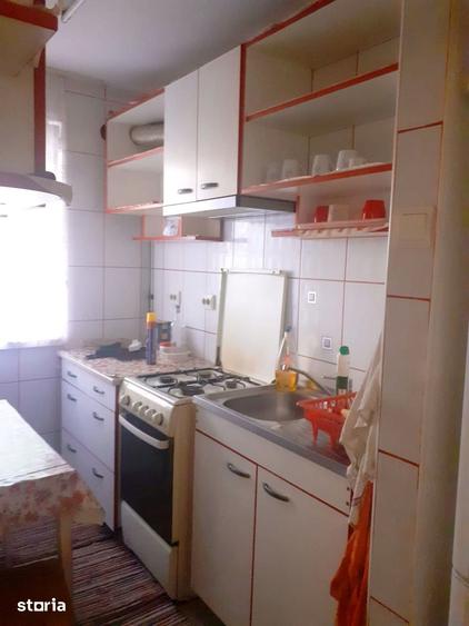 Apartament cu 3 camere semidecomandat în Mărăști