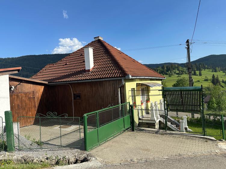 Casă cu 2 camere în Central