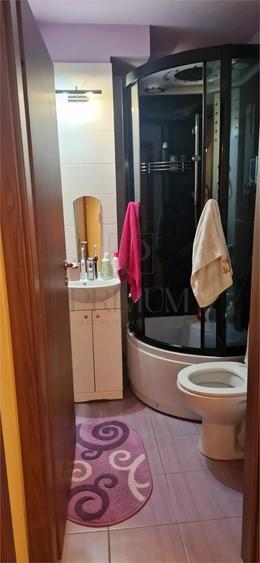 Apartament cu 4 camere decomandat în Aradului