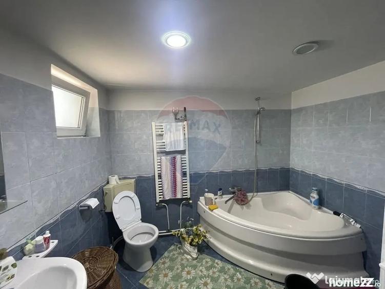Casă cu 3 camere cu Teren 900 Mp în Roșioara