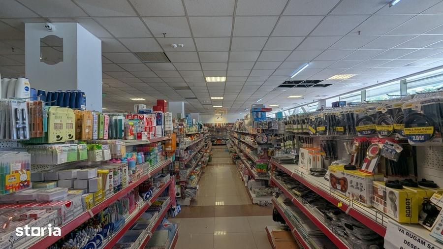 Spațiu comercial, de 2,200 mp, în Berceni
