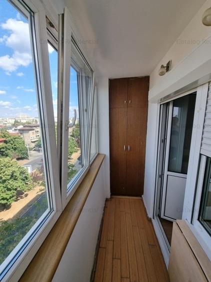 Apartament cu 3 camere decomandat în Panduri