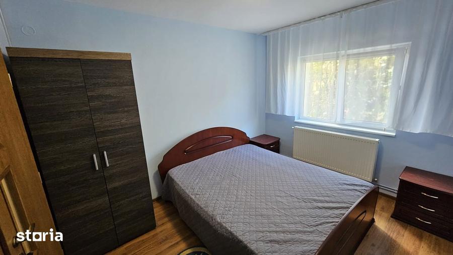 Apartament cu 3 camere decomandat în Astra