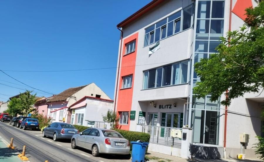 Birou, de 750 mp, în Buziașului